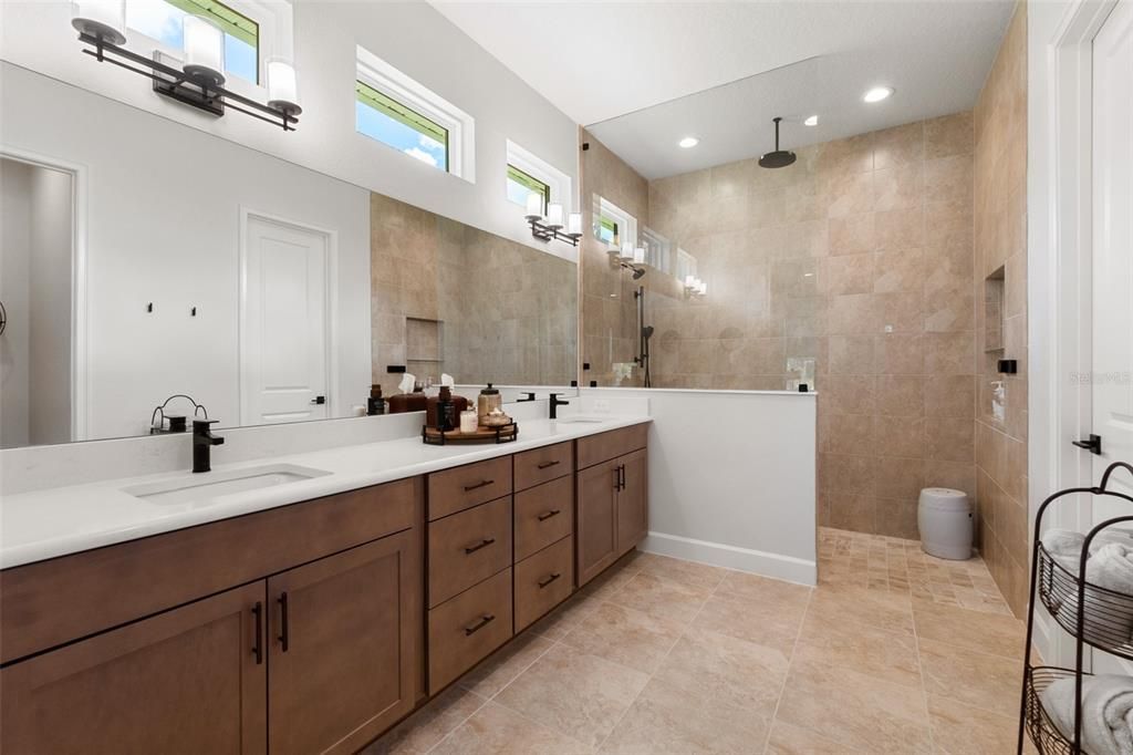 Master Bathroom w/Quartz Long Vanity