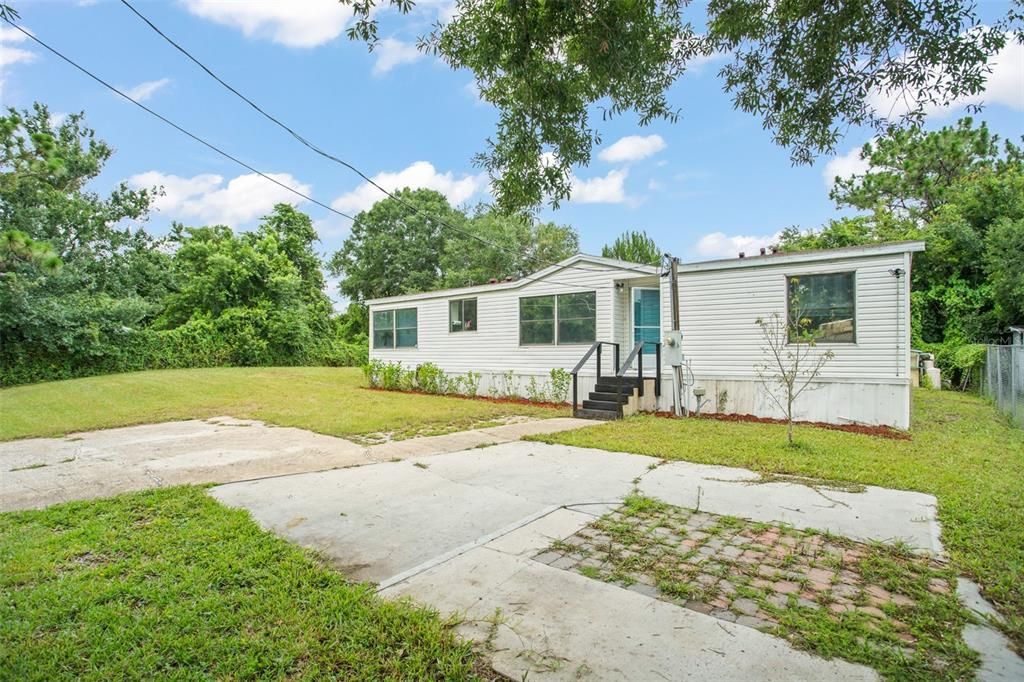 For Sale: $217,000 (3 beds, 2 baths, 1294 Square Feet)