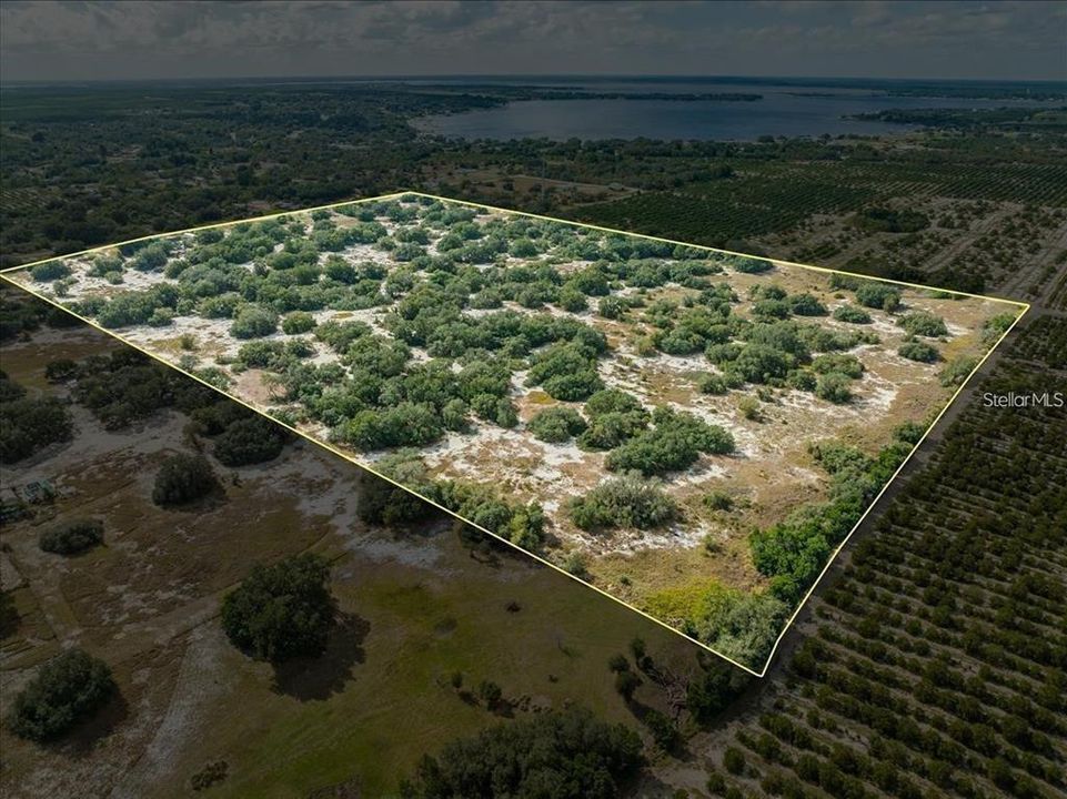 На продажу: $950,000 (0.63 acres)