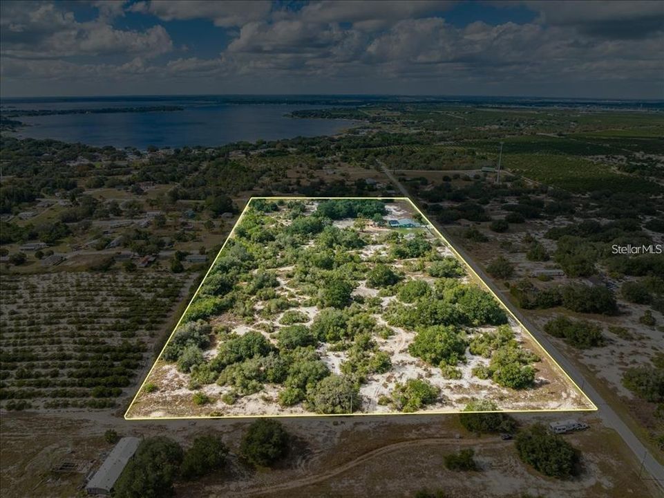 На продажу: $950,000 (0.63 acres)