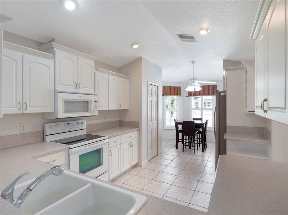 For Sale: $314,900 (3 beds, 2 baths, 1657 Square Feet)