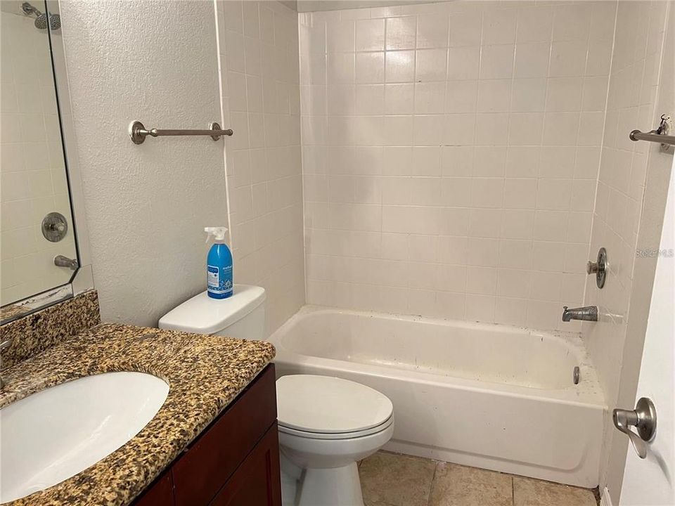 Active With Contract: $1,450 (2 beds, 2 baths, 988 Square Feet)