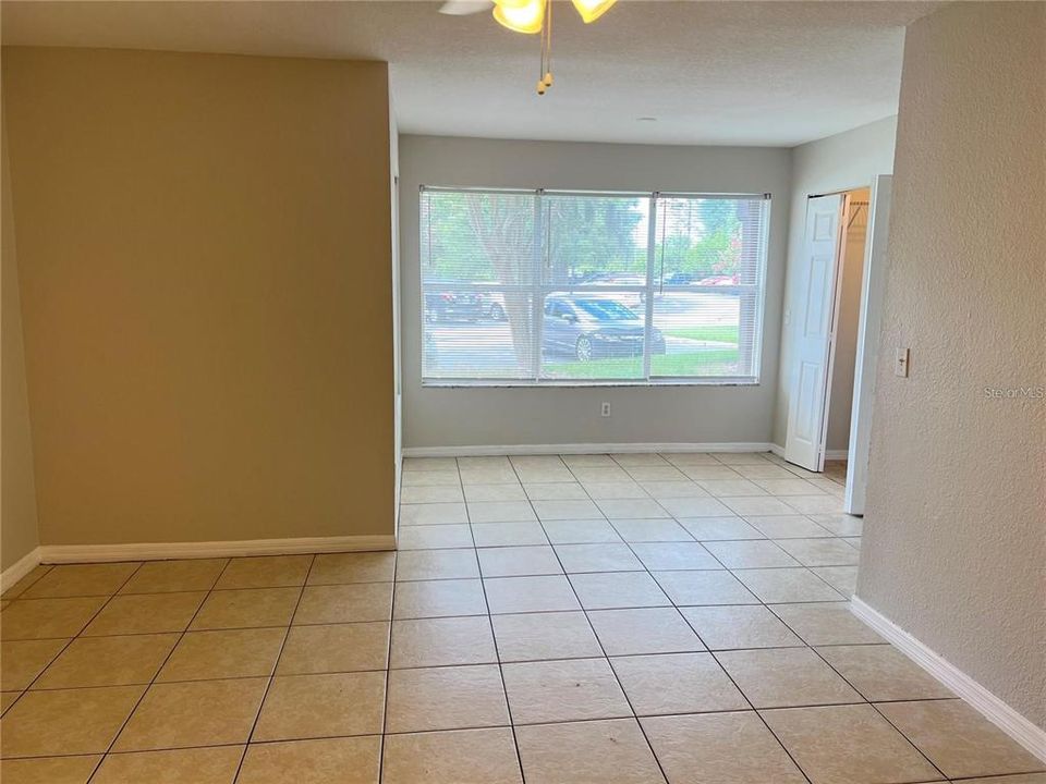 Active With Contract: $1,450 (2 beds, 2 baths, 988 Square Feet)