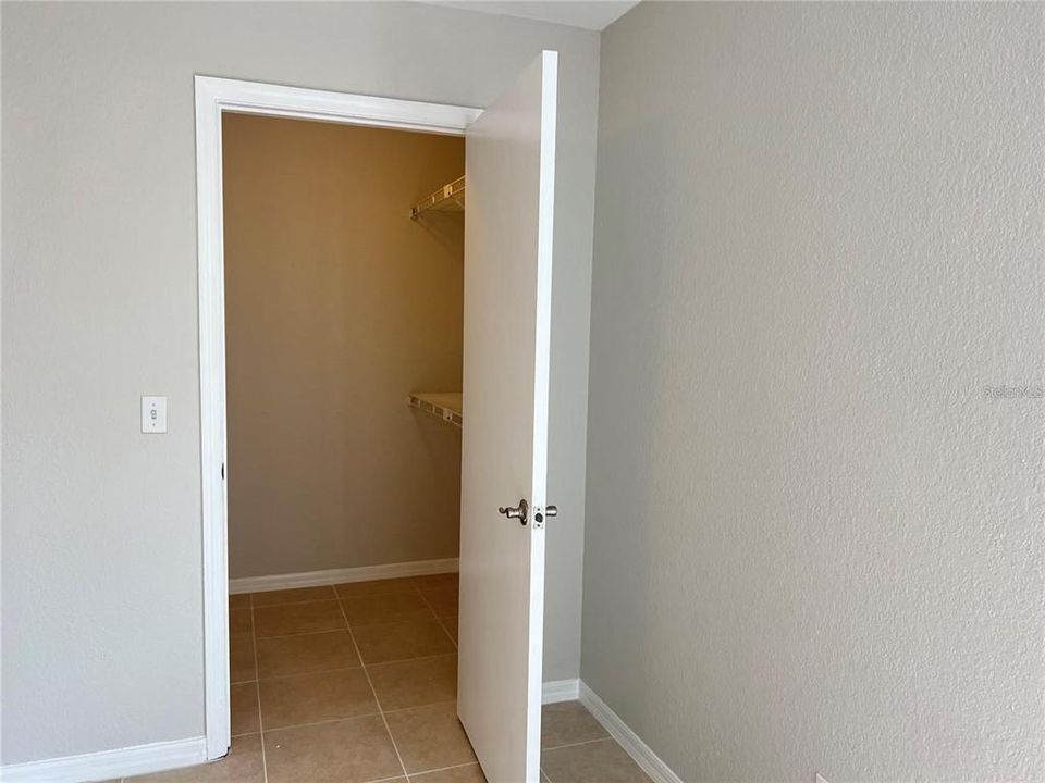 Active With Contract: $1,450 (2 beds, 2 baths, 988 Square Feet)