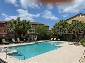 Active With Contract: $1,450 (2 beds, 2 baths, 988 Square Feet)