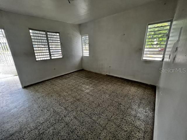 Vendido Recientemente: $130,500 (4 camas, 3 baños, 1480 Pies cuadrados)