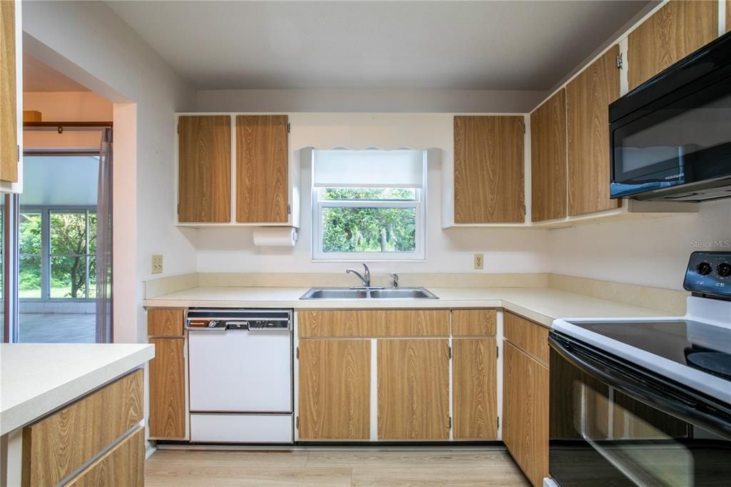 Kitchen-Foyer