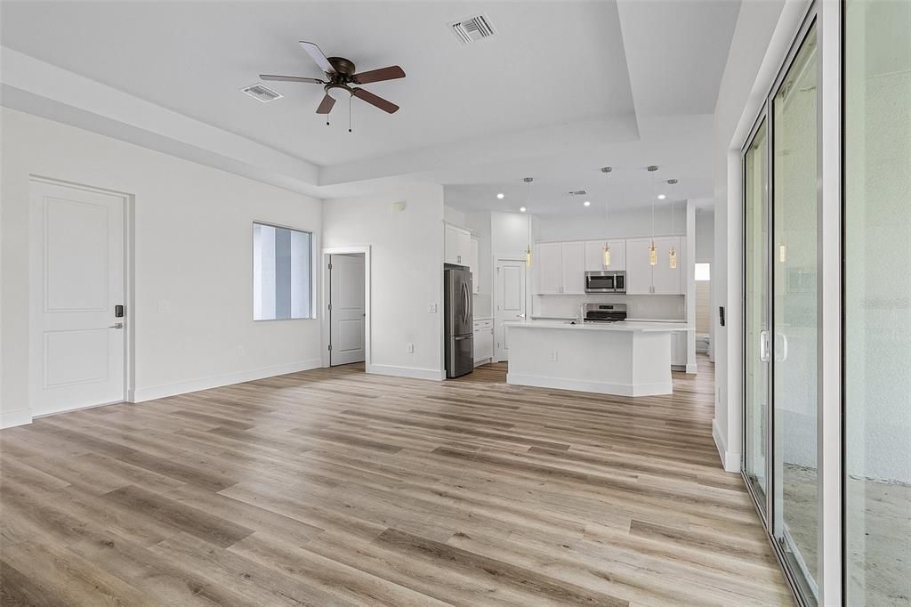 Active With Contract: $399,900 (3 beds, 2 baths, 1969 Square Feet)