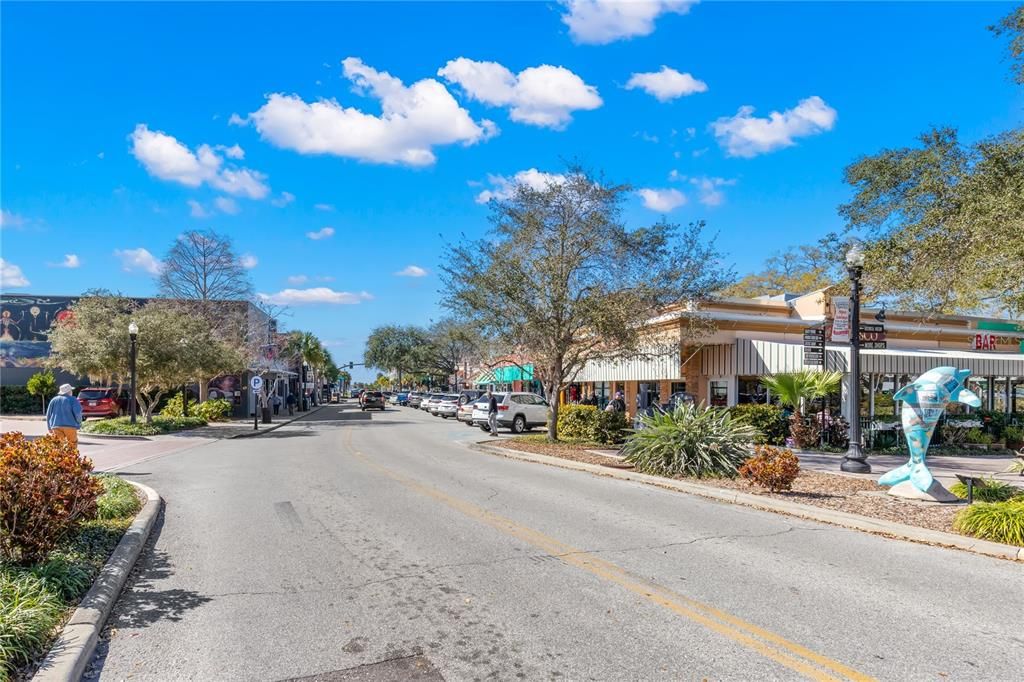 For Sale: $885,000 (3 beds, 2 baths, 2507 Square Feet)