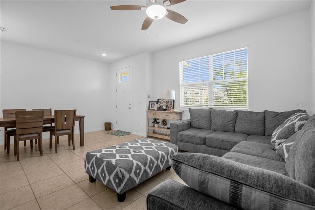 Active With Contract: $460,000 (4 beds, 2 baths, 1627 Square Feet)