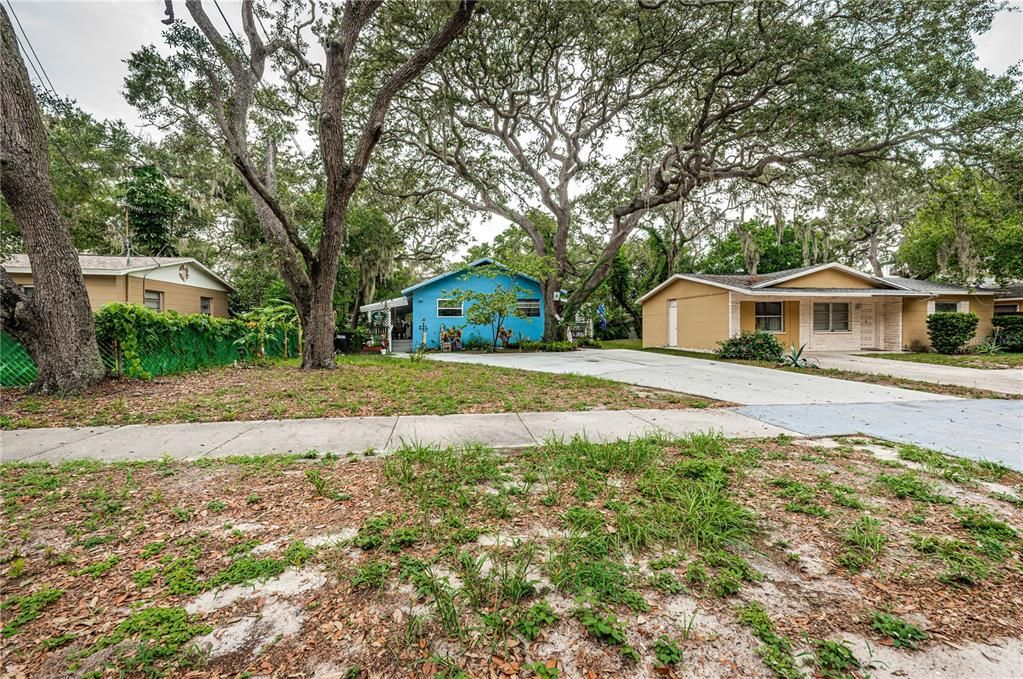 Active With Contract: $204,900 (4 beds, 2 baths, 1056 Square Feet)