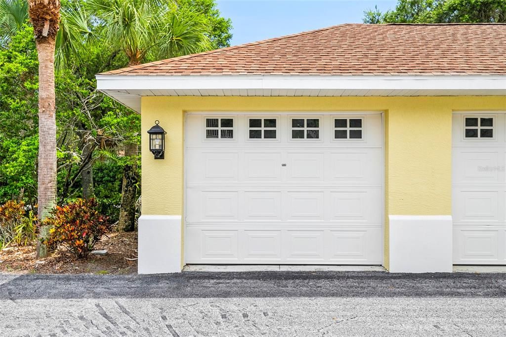 1 car Garage- End- 5619 Key West