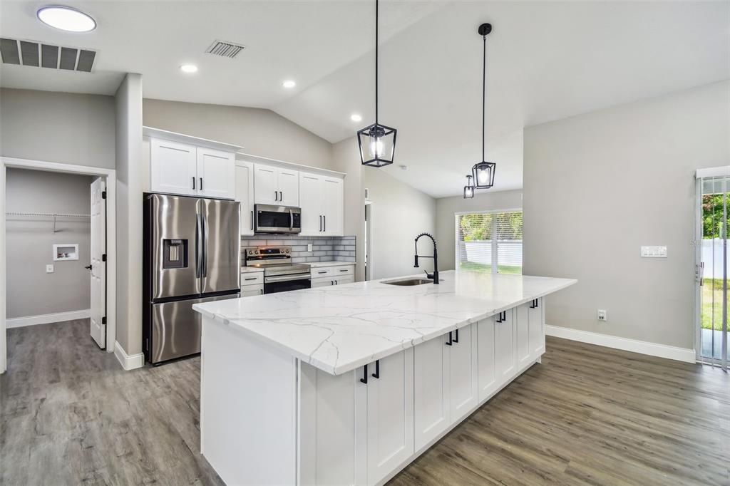 Active With Contract: $442,400 (4 beds, 2 baths, 2472 Square Feet)