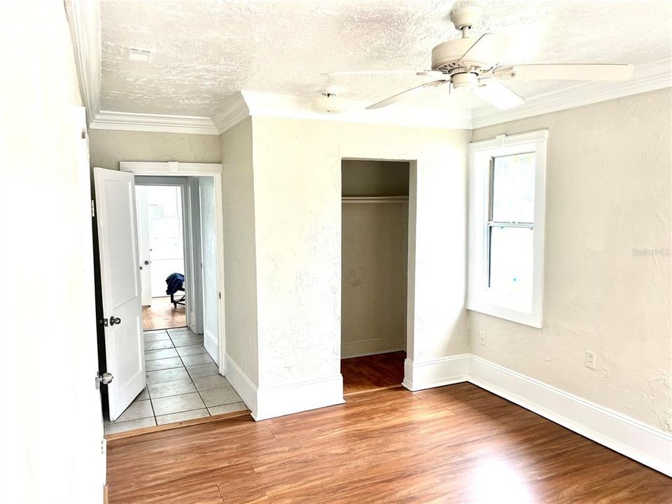 For Sale: $131,000 (2 beds, 1 baths, 874 Square Feet)