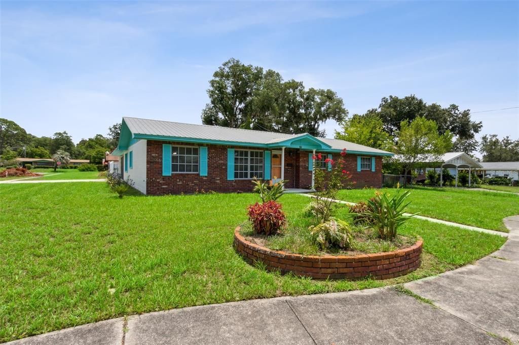 For Sale: $290,000 (3 beds, 2 baths, 1780 Square Feet)