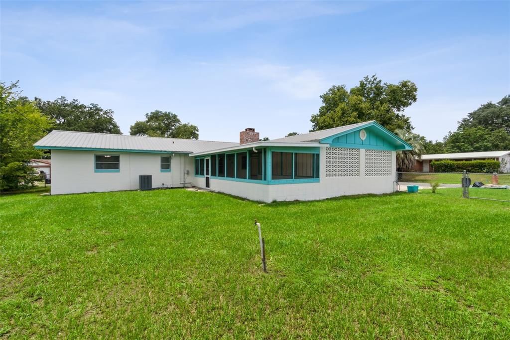 For Sale: $290,000 (3 beds, 2 baths, 1780 Square Feet)