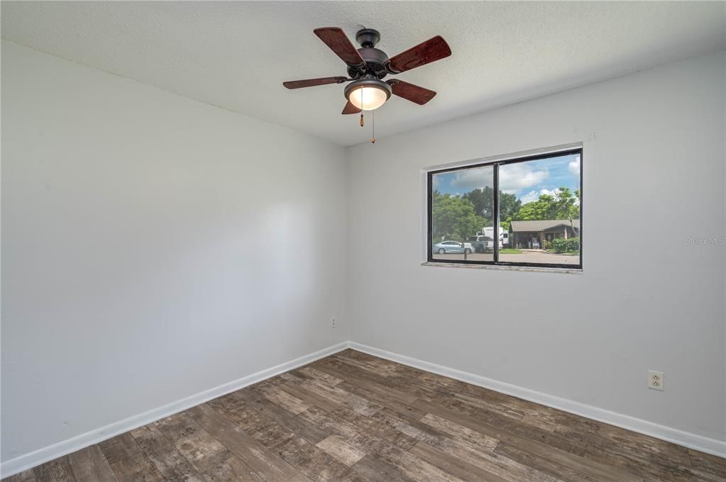 For Sale: $244,000 (3 beds, 1 baths, 1011 Square Feet)