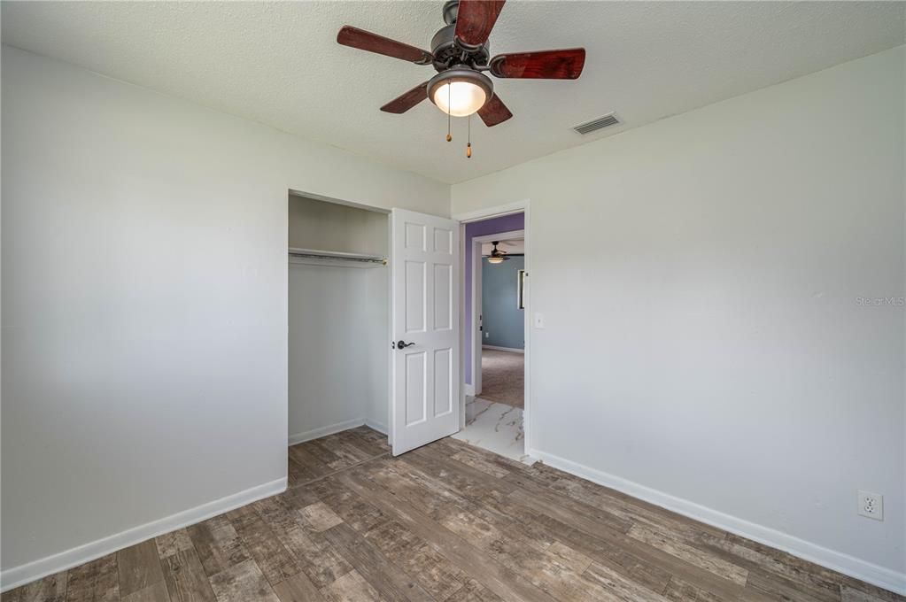 For Sale: $244,000 (3 beds, 1 baths, 1011 Square Feet)