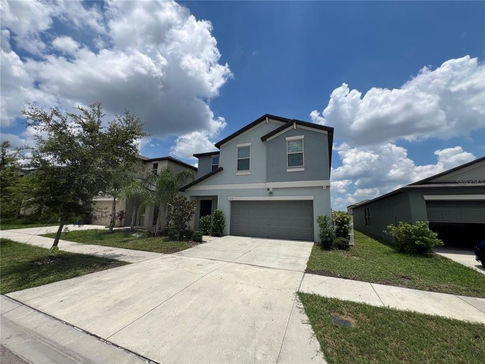 Active With Contract: $2,300 (4 beds, 2 baths, 1914 Square Feet)