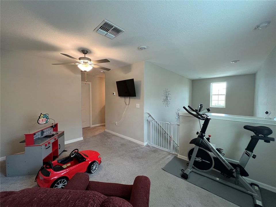 Active With Contract: $2,300 (4 beds, 2 baths, 1914 Square Feet)