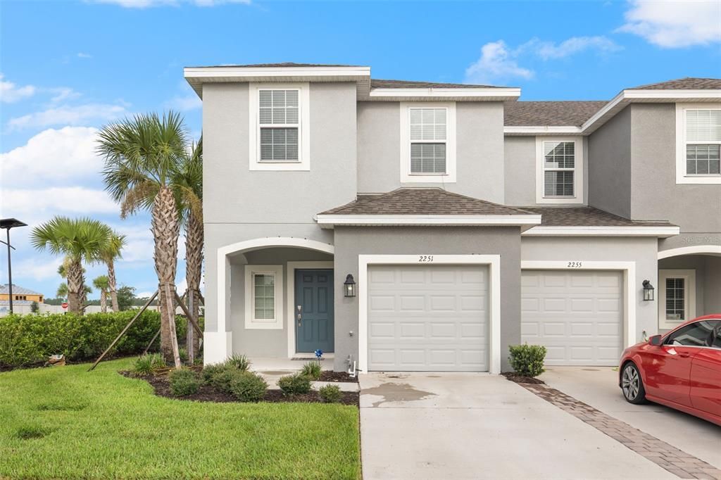 Recently Rented: $2,100 (3 beds, 2 baths, 1555 Square Feet)