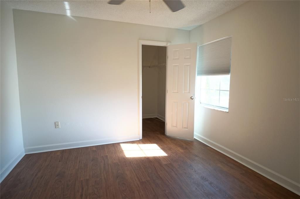 Active With Contract: $1,850 (2 beds, 1 baths, 864 Square Feet)