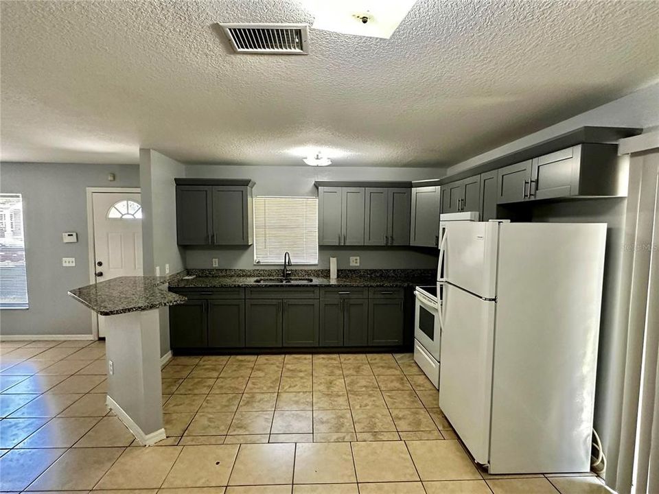 Active With Contract: $1,950 (3 beds, 2 baths, 1200 Square Feet)