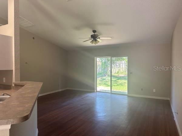 For Rent: $1,600 (3 beds, 2 baths, 1398 Square Feet)