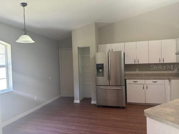 For Rent: $1,600 (3 beds, 2 baths, 1398 Square Feet)