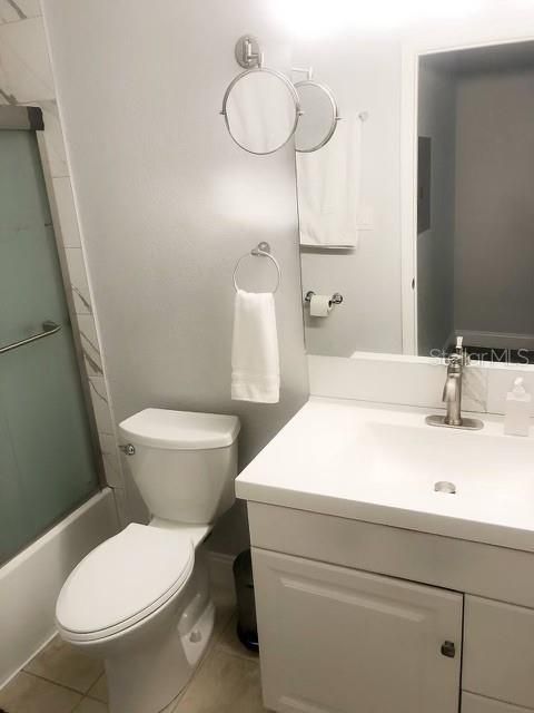 For Rent: $2,900 (1 beds, 1 baths, 742 Square Feet)