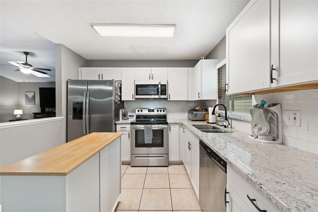 Active With Contract: $299,990 (3 beds, 2 baths, 1163 Square Feet)