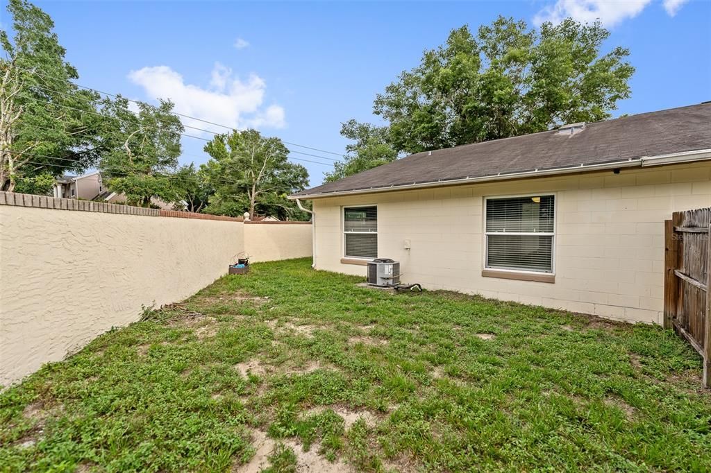 Active With Contract: $299,990 (3 beds, 2 baths, 1163 Square Feet)