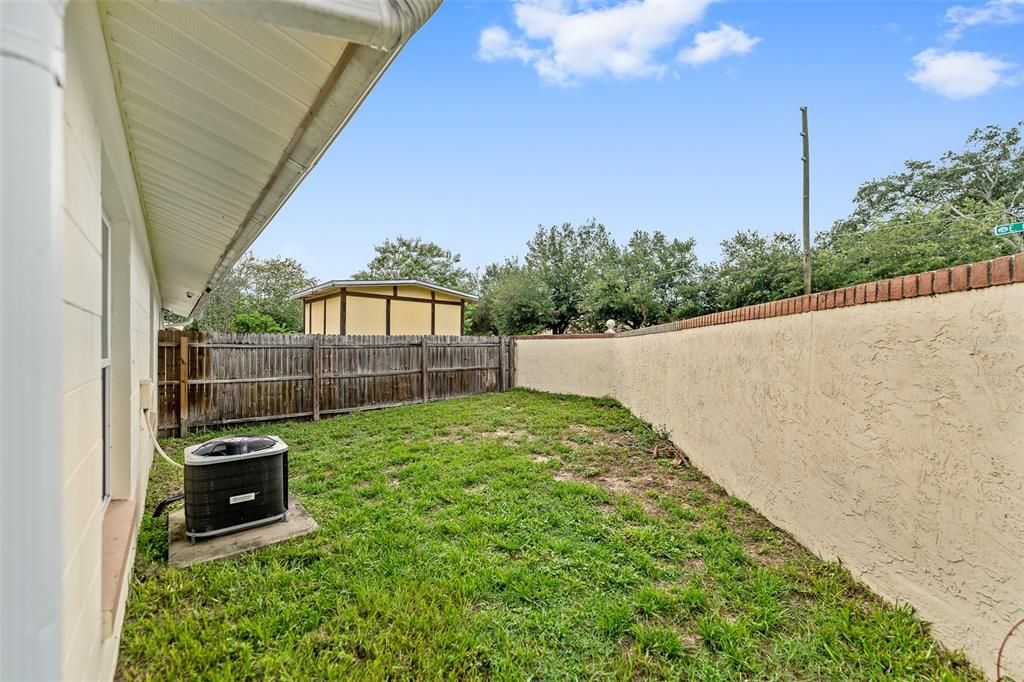 Active With Contract: $299,990 (3 beds, 2 baths, 1163 Square Feet)