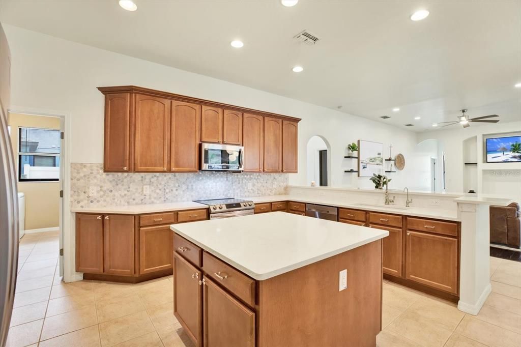 Active With Contract: $560,000 (4 beds, 3 baths, 2598 Square Feet)