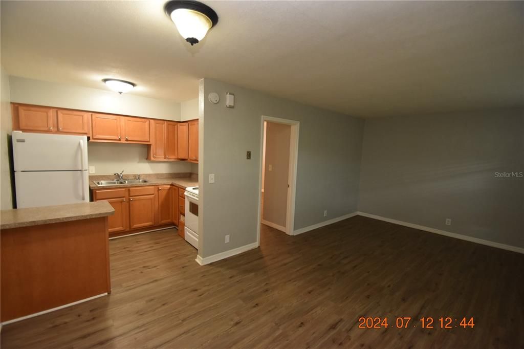 For Rent: $1,375 (1 beds, 1 baths, 7080 Square Feet)