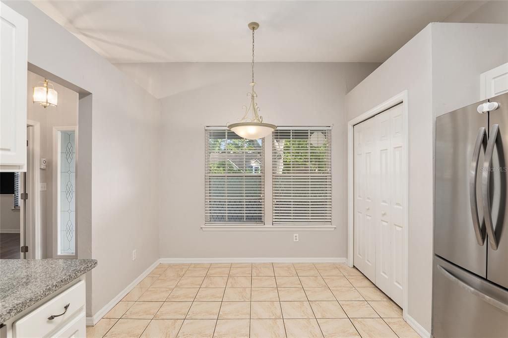 Breakfast nook/dining area