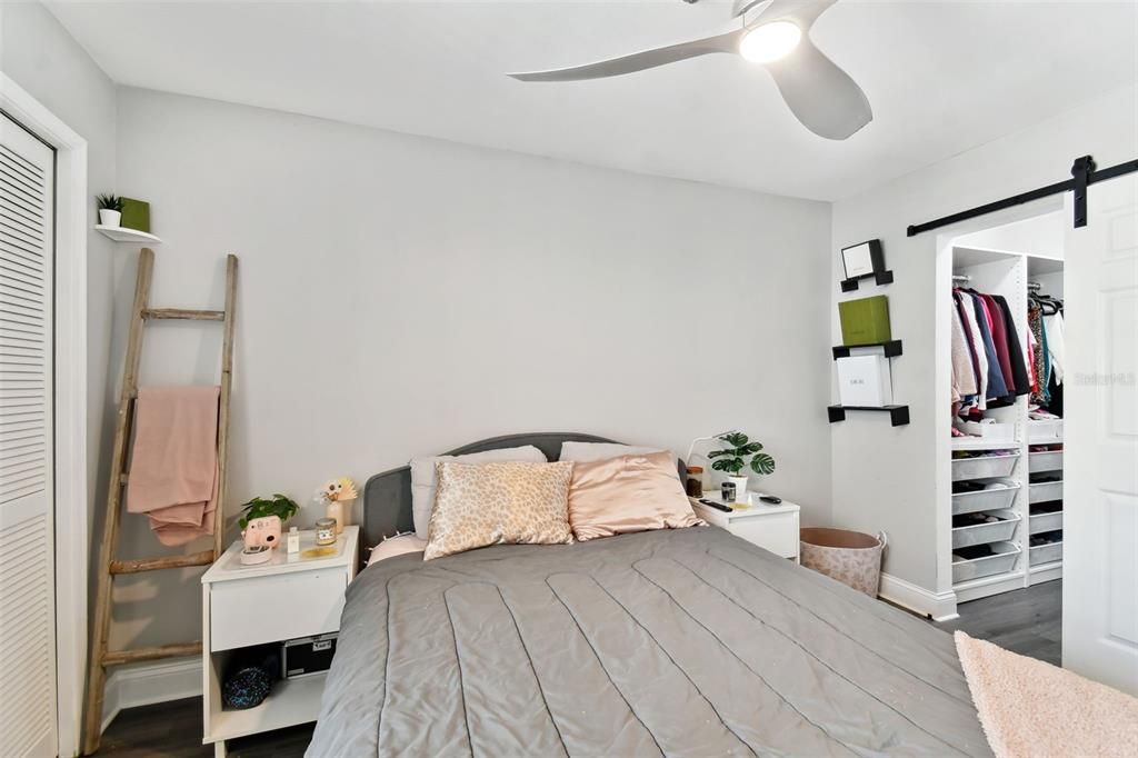 Active With Contract: $1,800 (1 beds, 1 baths, 631 Square Feet)