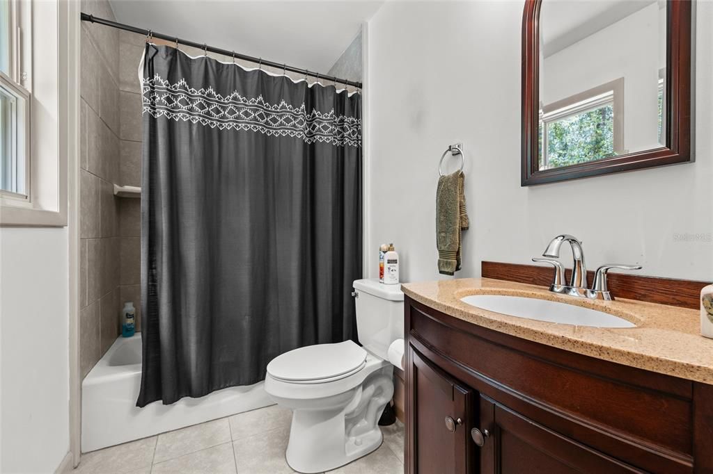 For Sale: $397,000 (1 beds, 1 baths, 644 Square Feet)