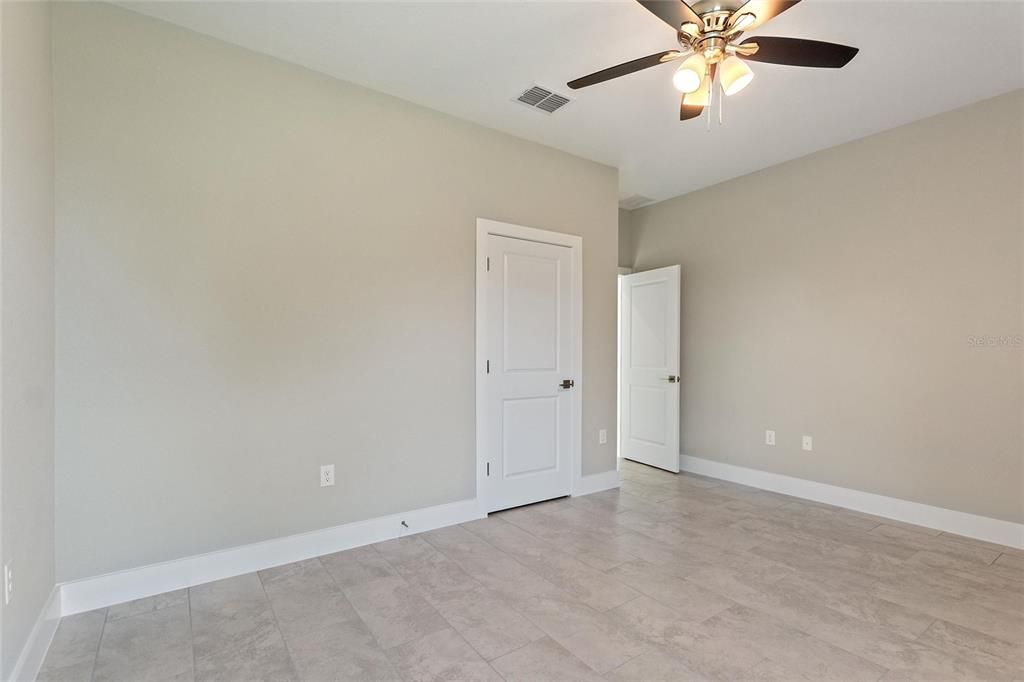 For Rent: $2,585 (4 beds, 2 baths, 1717 Square Feet)