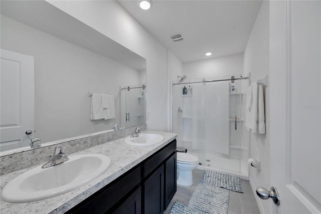 For Sale: $319,495 (3 beds, 2 baths, 1673 Square Feet)