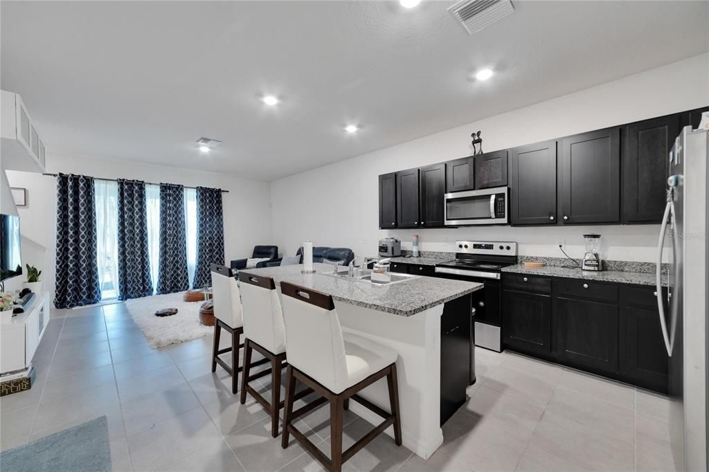 For Sale: $319,495 (3 beds, 2 baths, 1673 Square Feet)