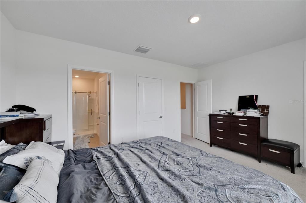 For Sale: $319,495 (3 beds, 2 baths, 1673 Square Feet)