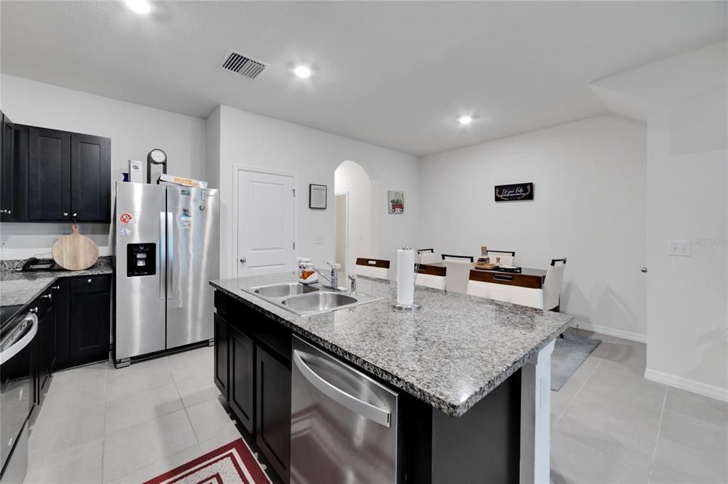 For Sale: $319,495 (3 beds, 2 baths, 1673 Square Feet)