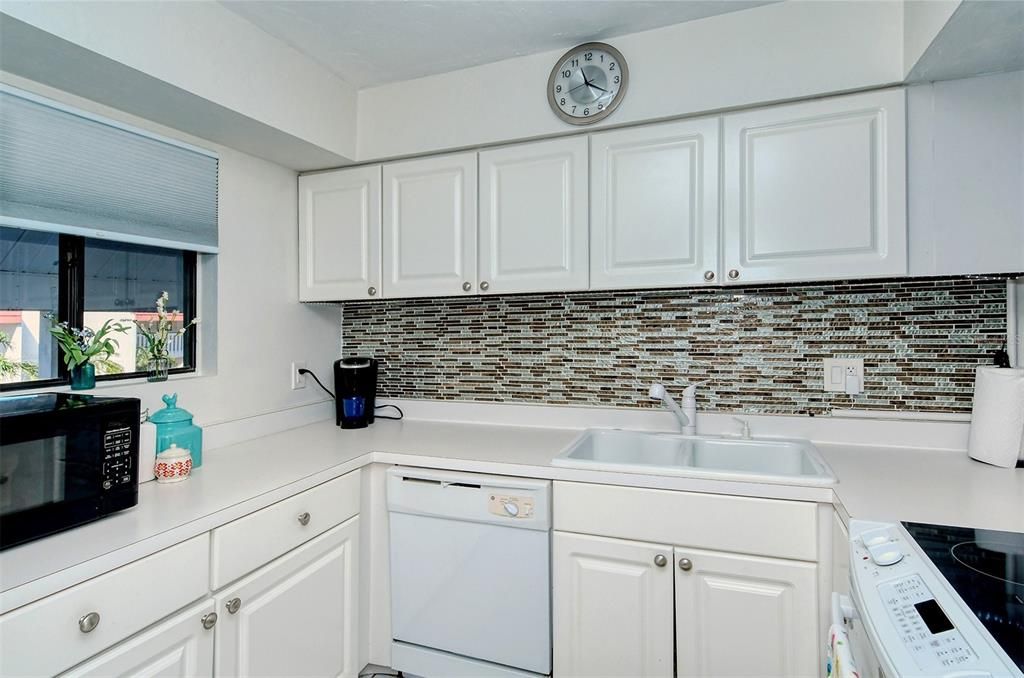 For Sale: $474,900 (2 beds, 2 baths, 1080 Square Feet)