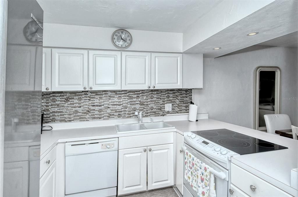 For Sale: $474,900 (2 beds, 2 baths, 1080 Square Feet)