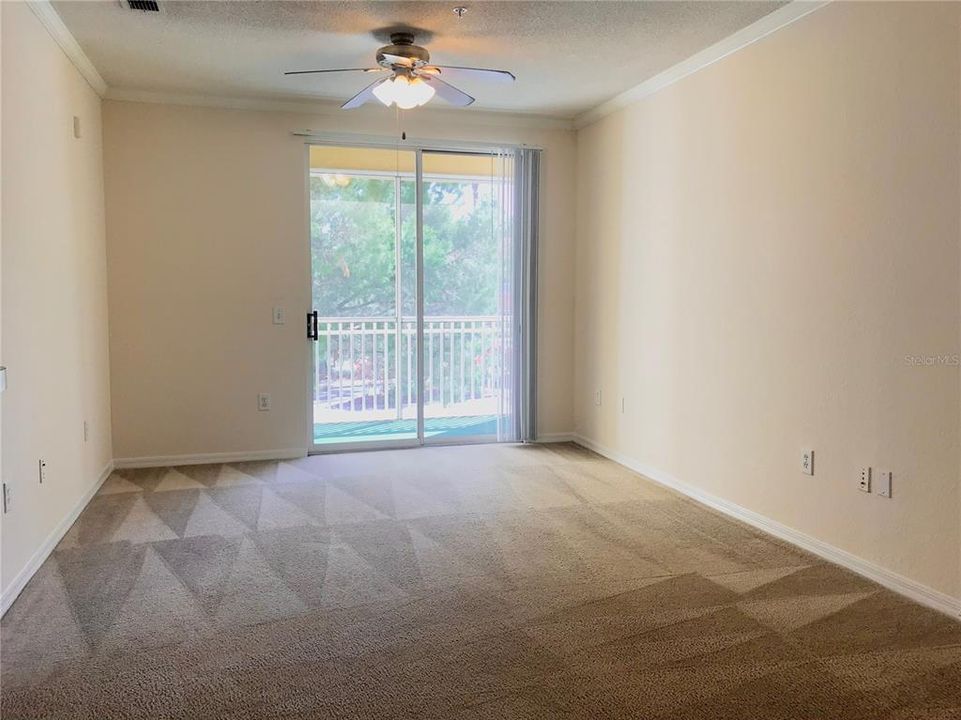 Active With Contract: $1,550 (2 beds, 2 baths, 1083 Square Feet)