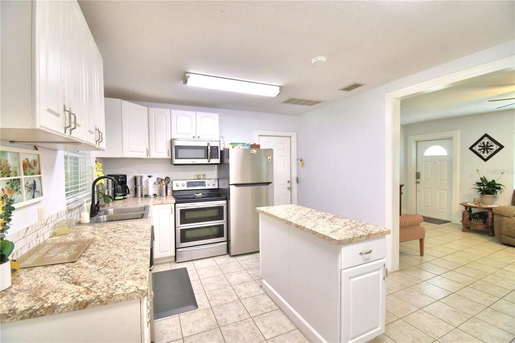 Active With Contract: $359,900 (3 beds, 1 baths, 1050 Square Feet)