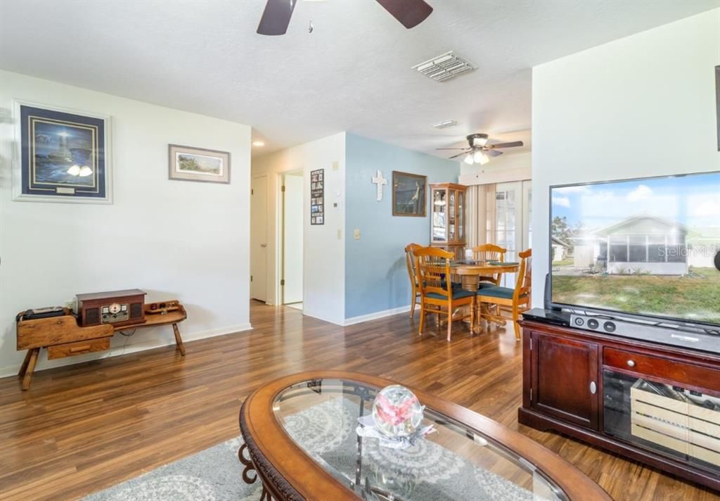 For Sale: $235,000 (2 beds, 2 baths, 1192 Square Feet)