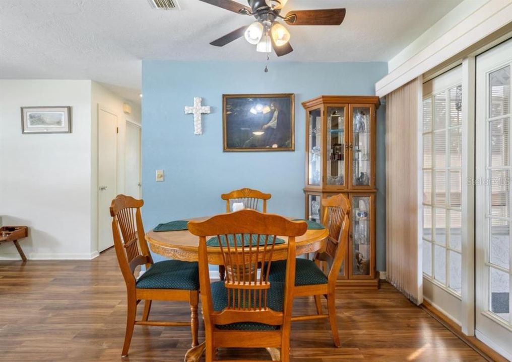 For Sale: $235,000 (2 beds, 2 baths, 1192 Square Feet)