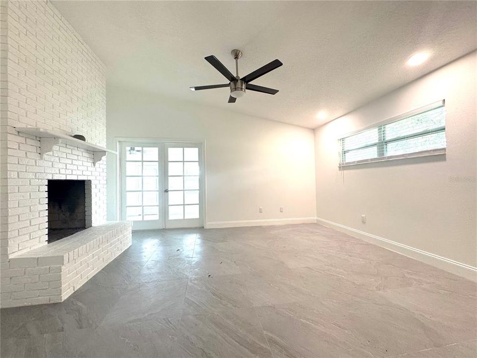 Active With Contract: $699,000 (3 beds, 3 baths, 2163 Square Feet)